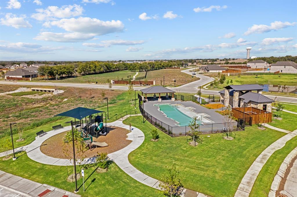 607 Tracy Court, Justin, TX 76247