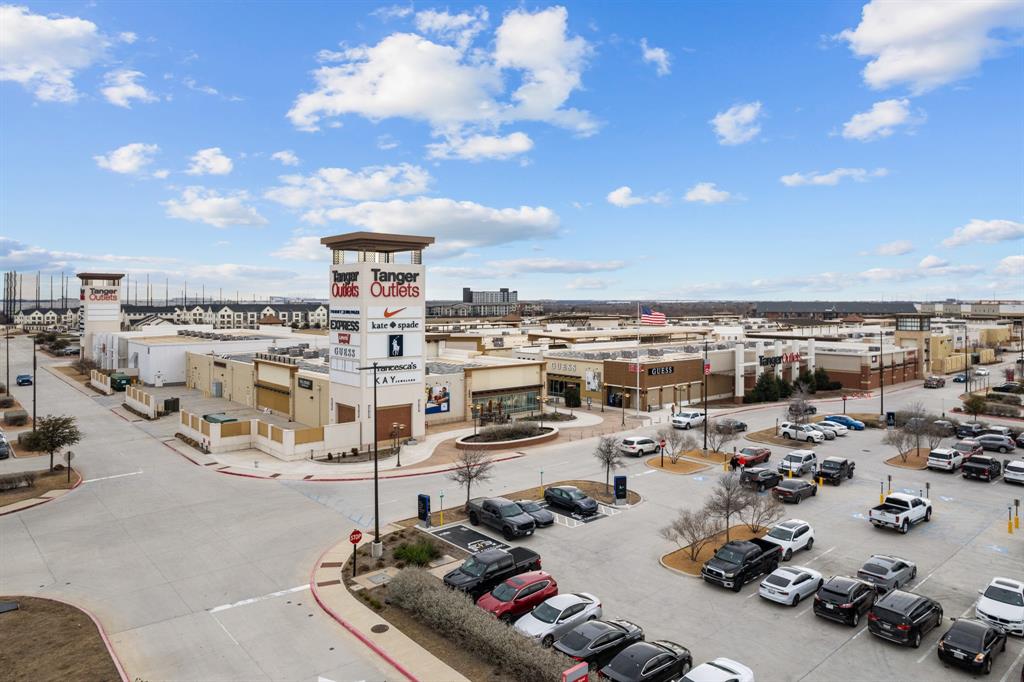 607 Tracy Court, Justin, TX 76247
