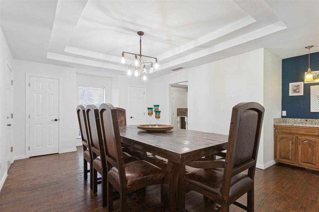 Large dining area, with enough room for entire cast of Game of Thrones!