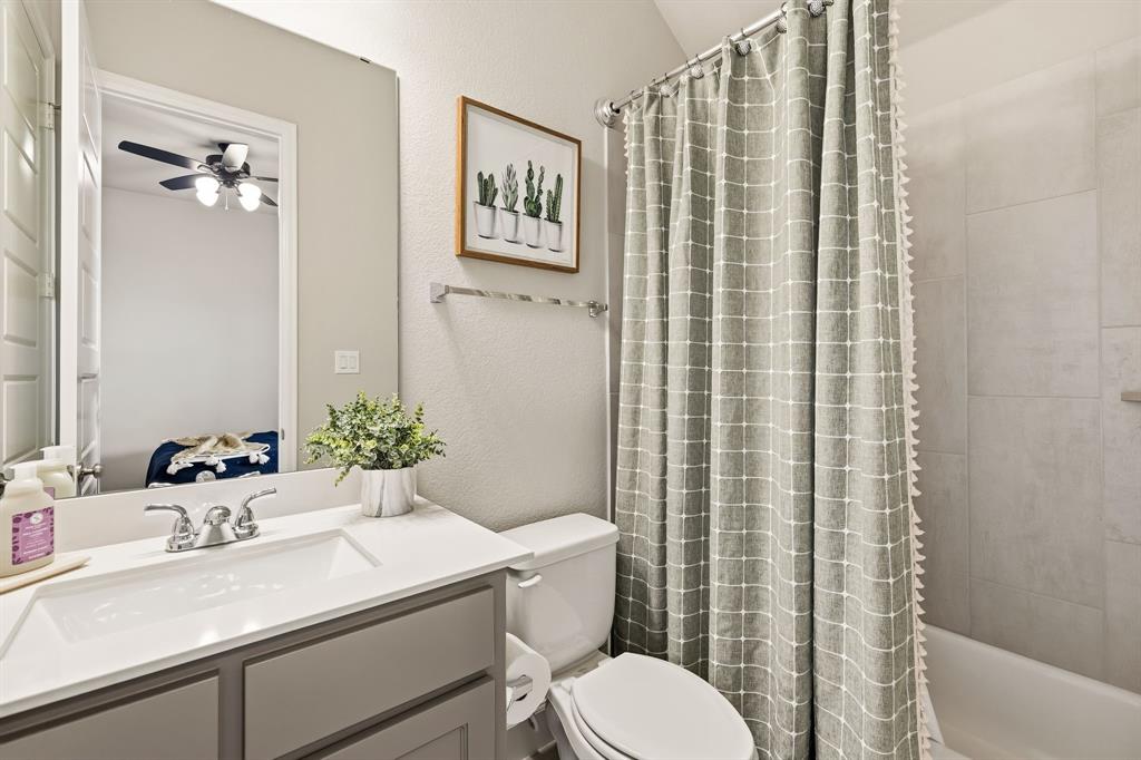 En-suite bathroom