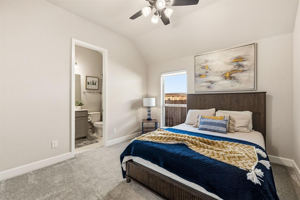 Bedroom with en-suite bathroom