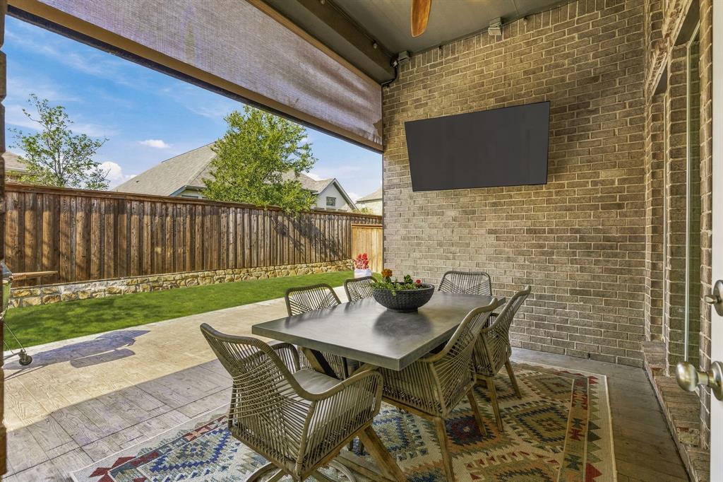 Patio with electric screen