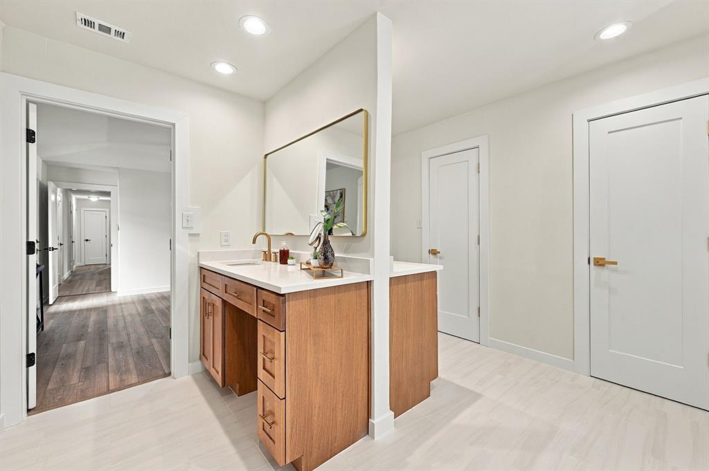 10255 Chimney Hill Lane, Dallas, TX 75243