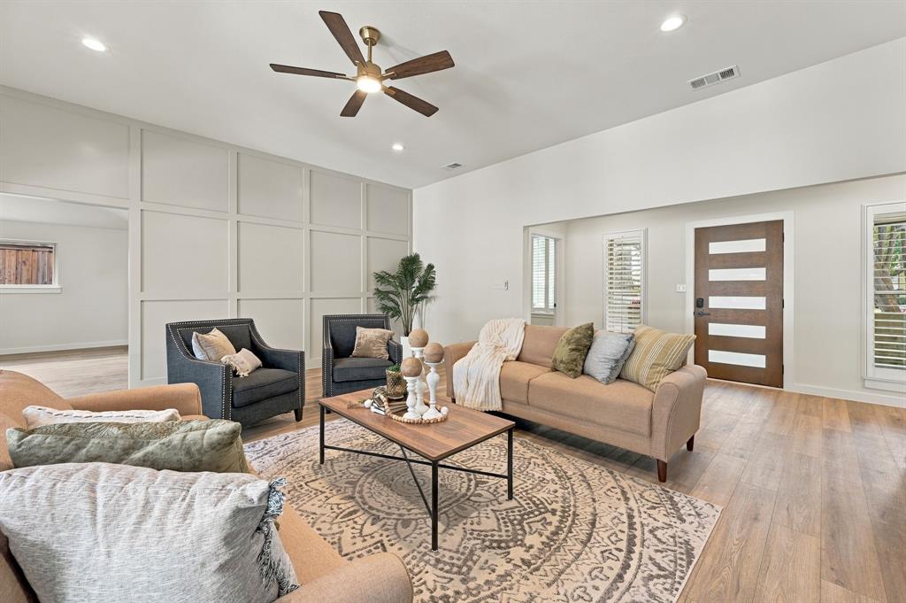 10255 Chimney Hill Lane, Dallas, TX 75243