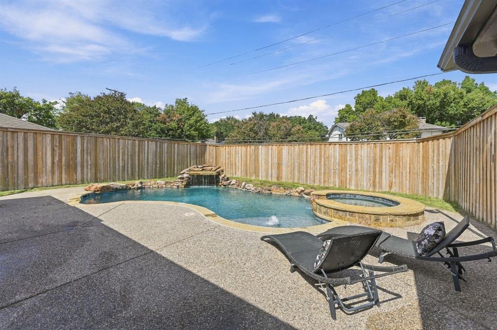 10255 Chimney Hill Lane, Dallas, TX 75243