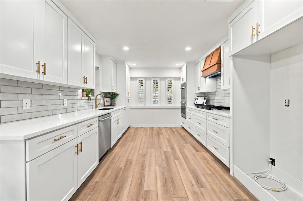 10255 Chimney Hill Lane, Dallas, TX 75243