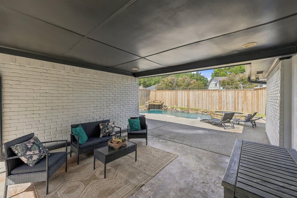 10255 Chimney Hill Lane, Dallas, TX 75243
