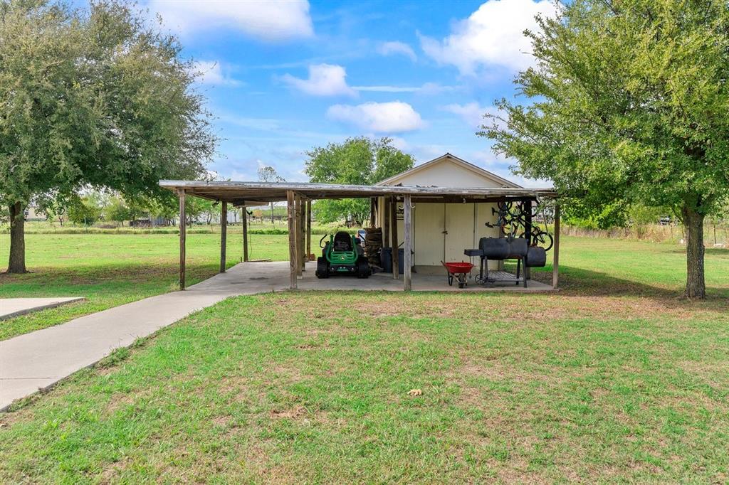 6210 Armadillo Drive, Kemp, TX 75143