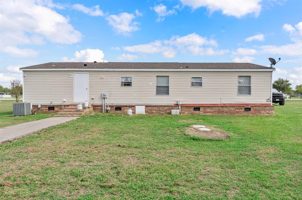 6210 Armadillo Drive, Kemp, TX 75143