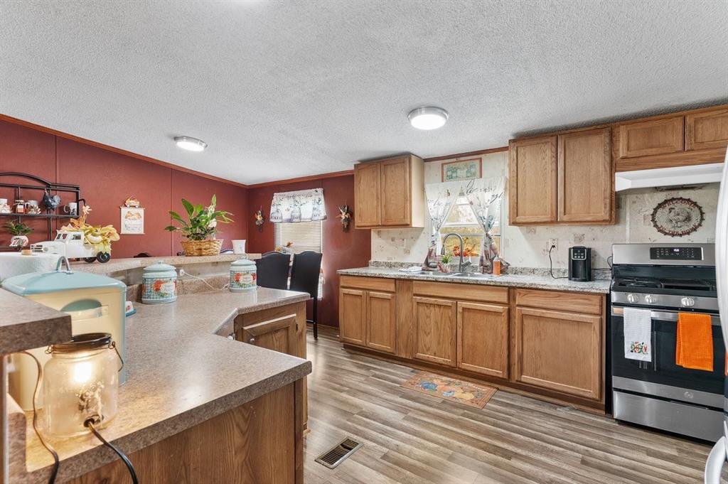 6210 Armadillo Drive, Kemp, TX 75143