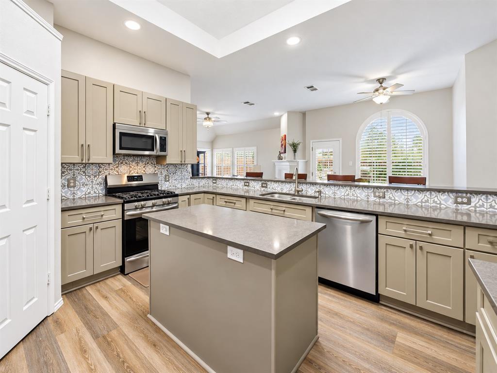 10112 Norman Court, Irving, TX 75063