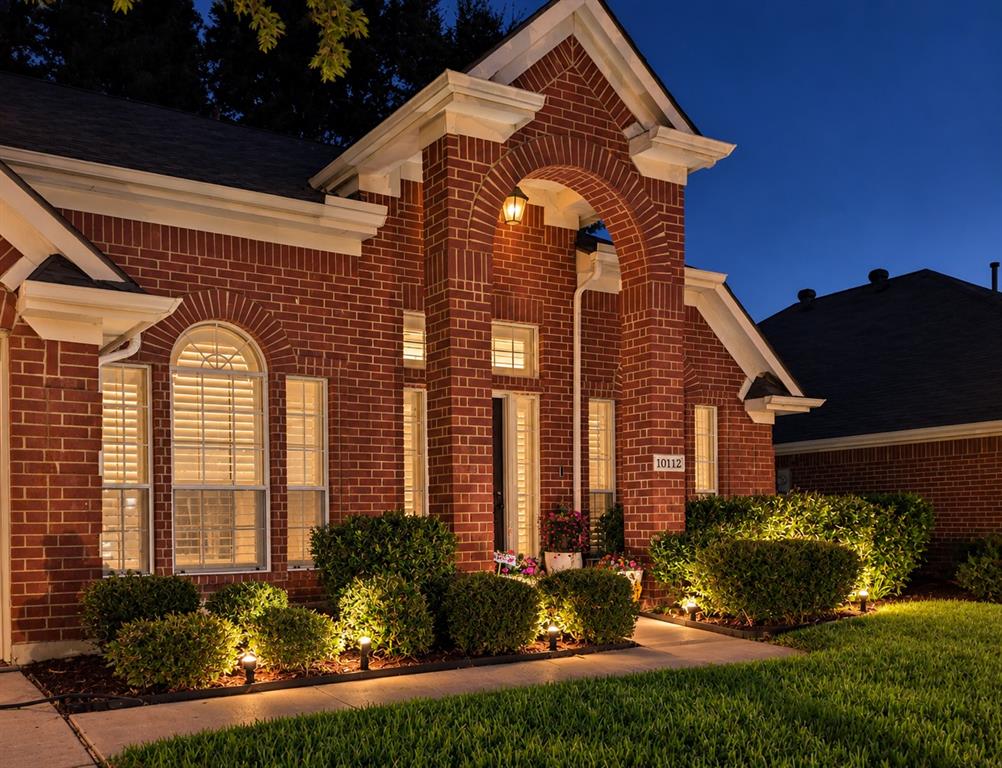 10112 Norman Court, Irving, TX 75063 10112 Norman Court, Irving, TX 75063