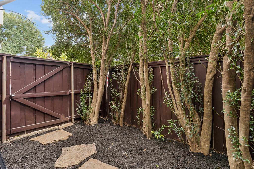 8920 White Pine Lane, Dallas, TX 75238