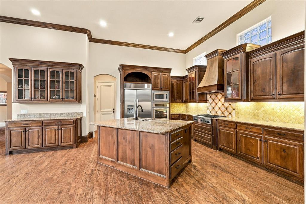 KitchenAid Appliances, Large Serving Island, Plenty Of Custom Cabinets.