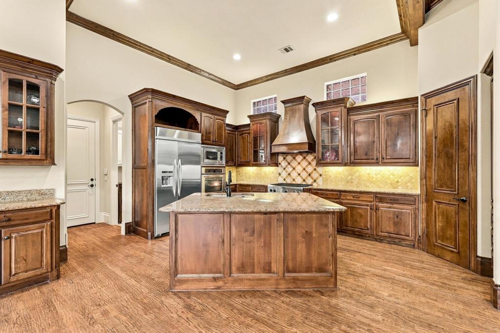 KitchenAid Appliances, Large Serving Island, Plenty Of Custom Cabinets.
