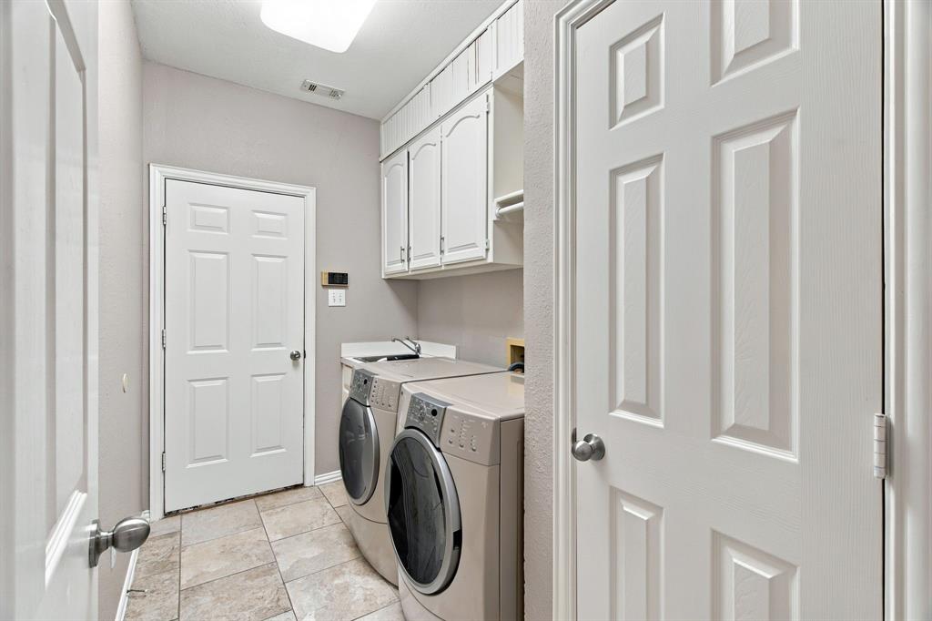 5904 Highland Hills Lane, Colleyville, TX 76034