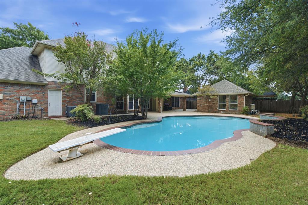 5904 Highland Hills Lane, Colleyville, TX 76034