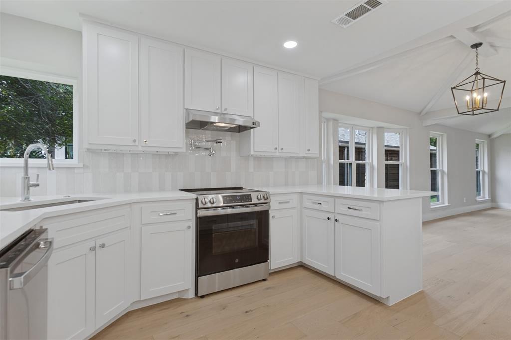 1909 Chestnut Hill Lane, Richardson, TX 75082