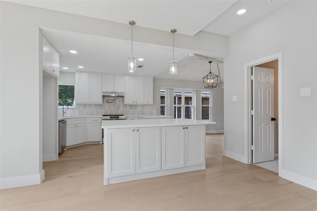 1909 Chestnut Hill Lane, Richardson, TX 75082