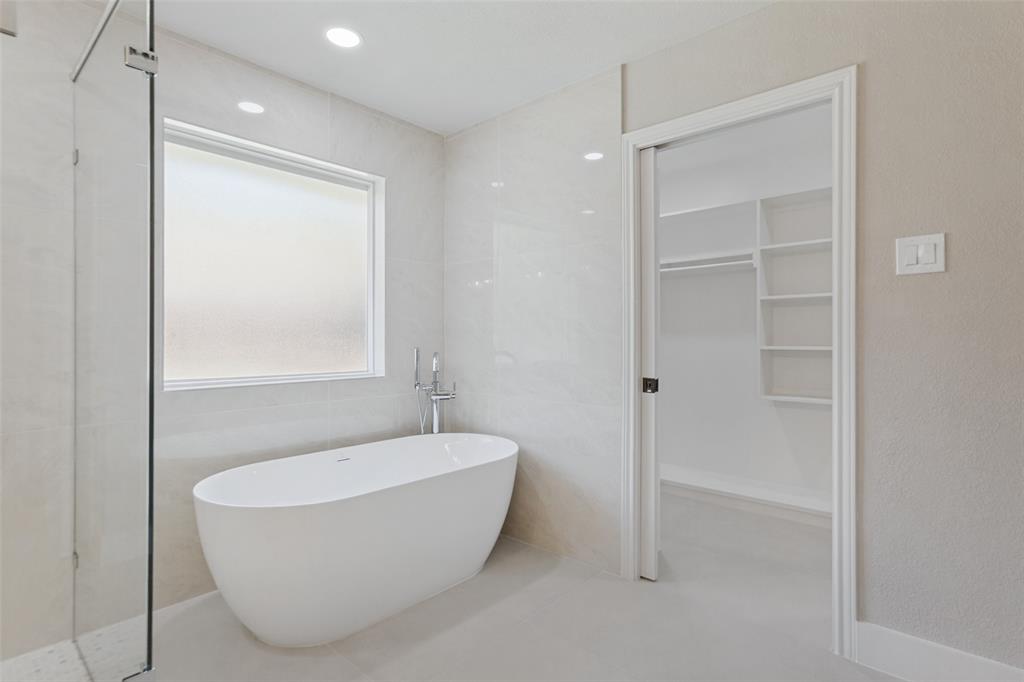 1909 Chestnut Hill Lane, Richardson, TX 75082