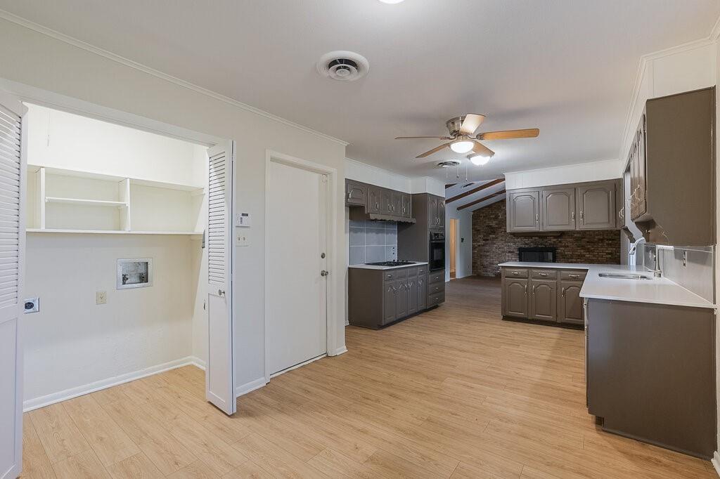 2709 Larkin Avenue, Fort Worth, TX 76133