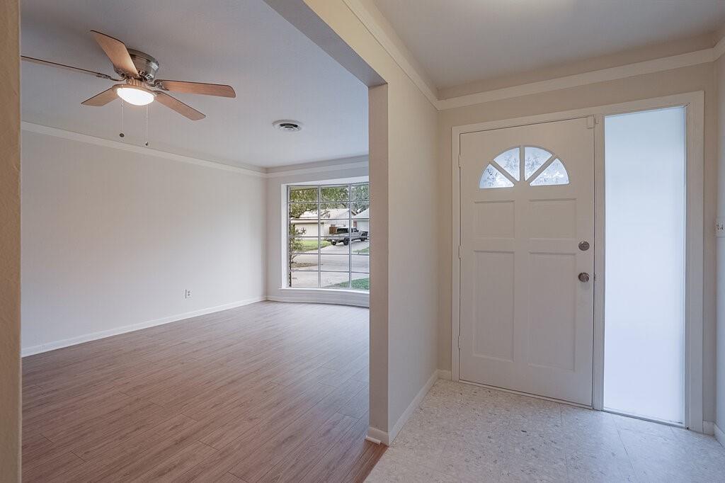 2709 Larkin Avenue, Fort Worth, TX 76133