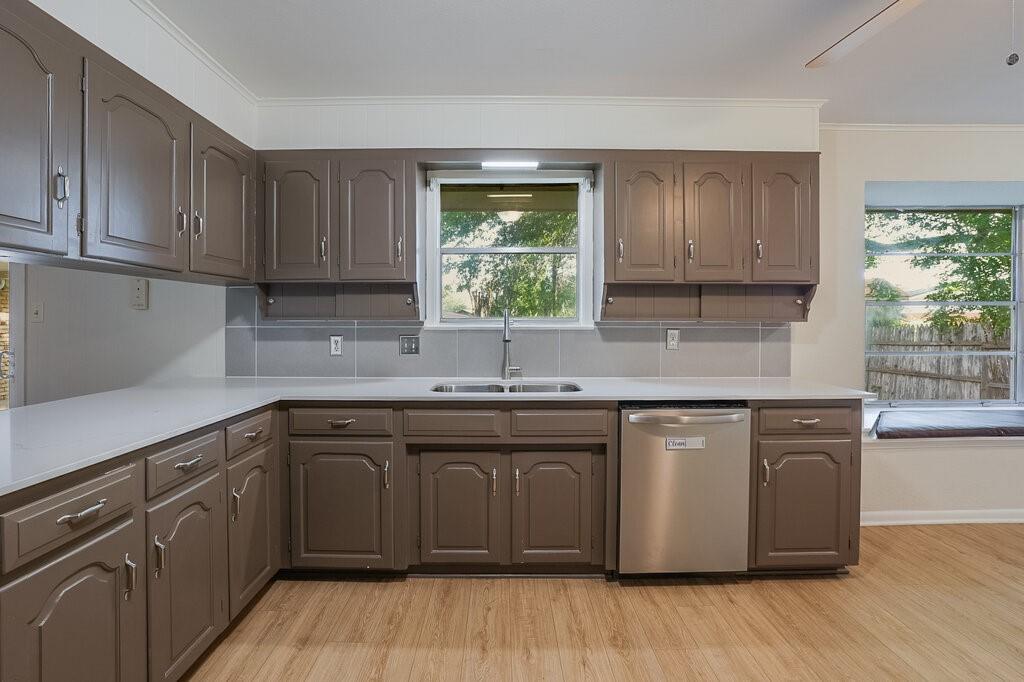 2709 Larkin Avenue, Fort Worth, TX 76133
