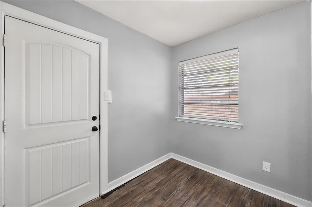 3003 Linda Drive, Ennis, TX 75119