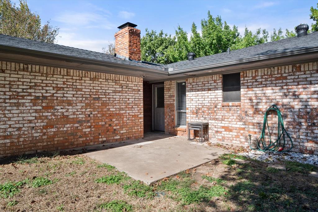 3003 Linda Drive, Ennis, TX 75119
