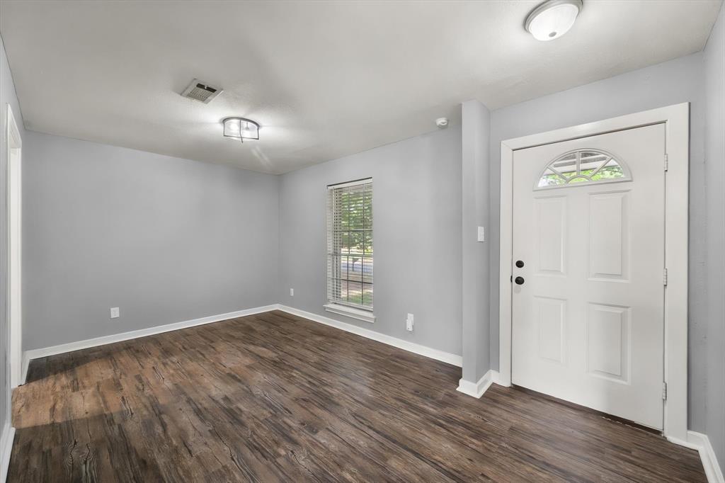 3003 Linda Drive, Ennis, TX 75119