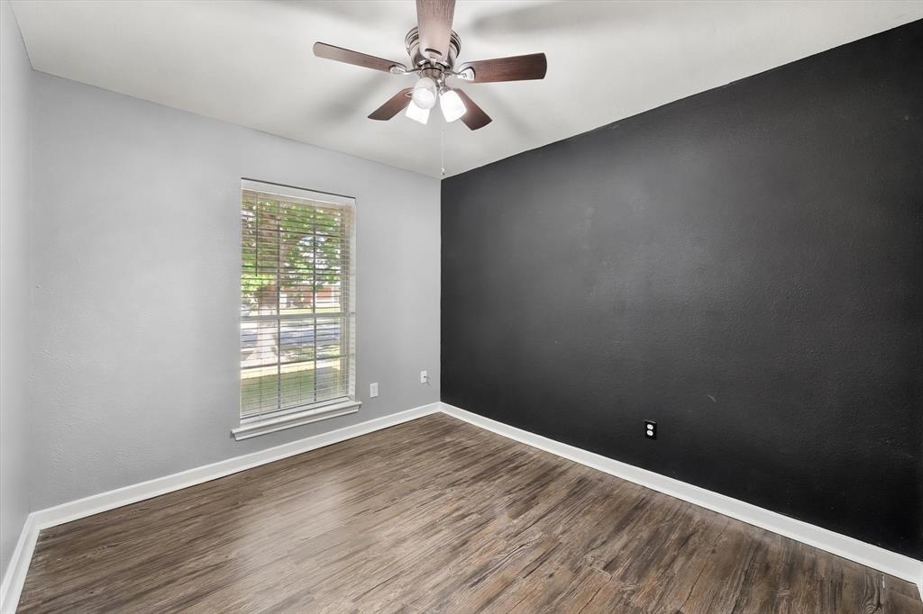 3003 Linda Drive, Ennis, TX 75119