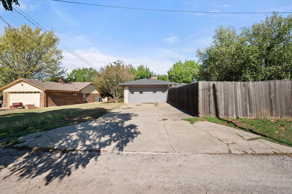 3003 Linda Drive, Ennis, TX 75119