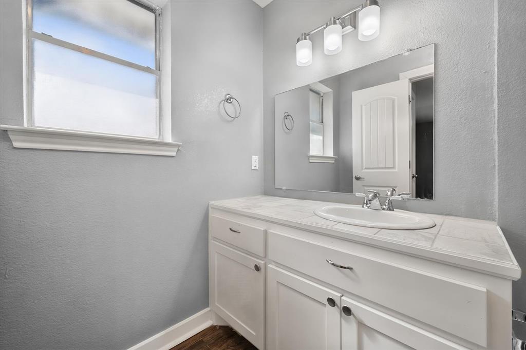 3003 Linda Drive, Ennis, TX 75119