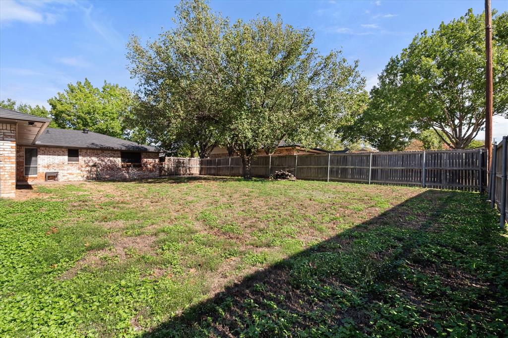 3003 Linda Drive, Ennis, TX 75119