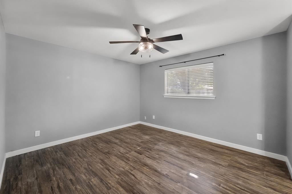 3003 Linda Drive, Ennis, TX 75119