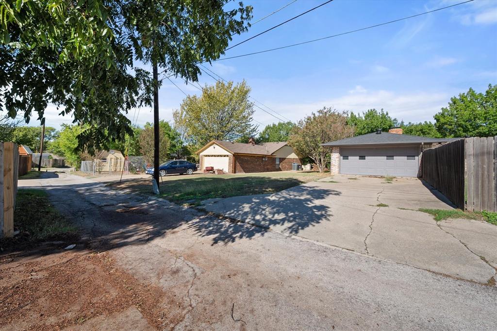 3003 Linda Drive, Ennis, TX 75119