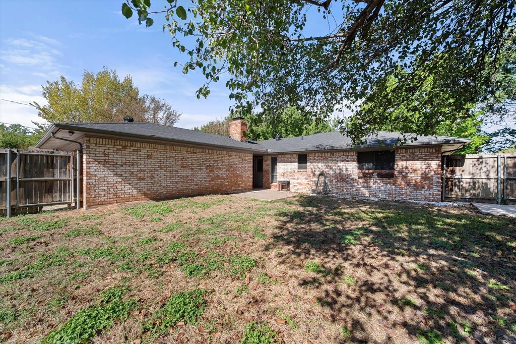 3003 Linda Drive, Ennis, TX 75119