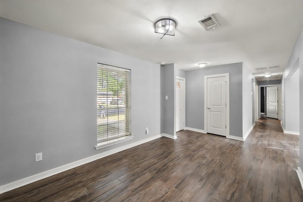 3003 Linda Drive, Ennis, TX 75119
