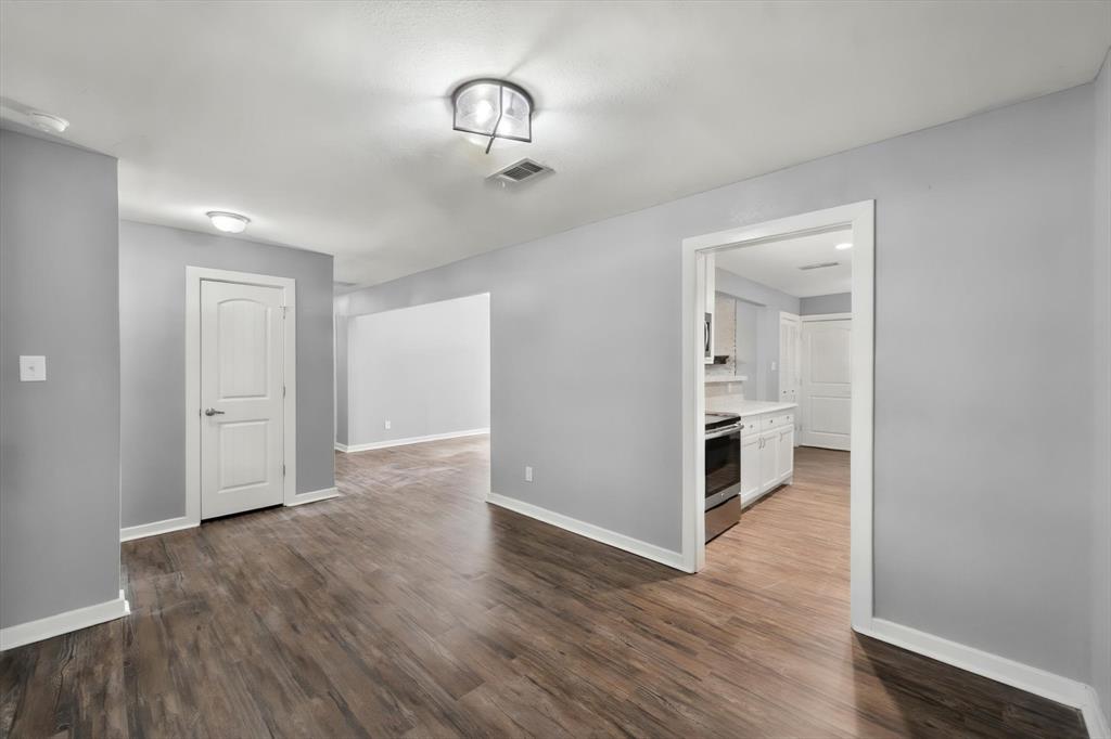 3003 Linda Drive, Ennis, TX 75119