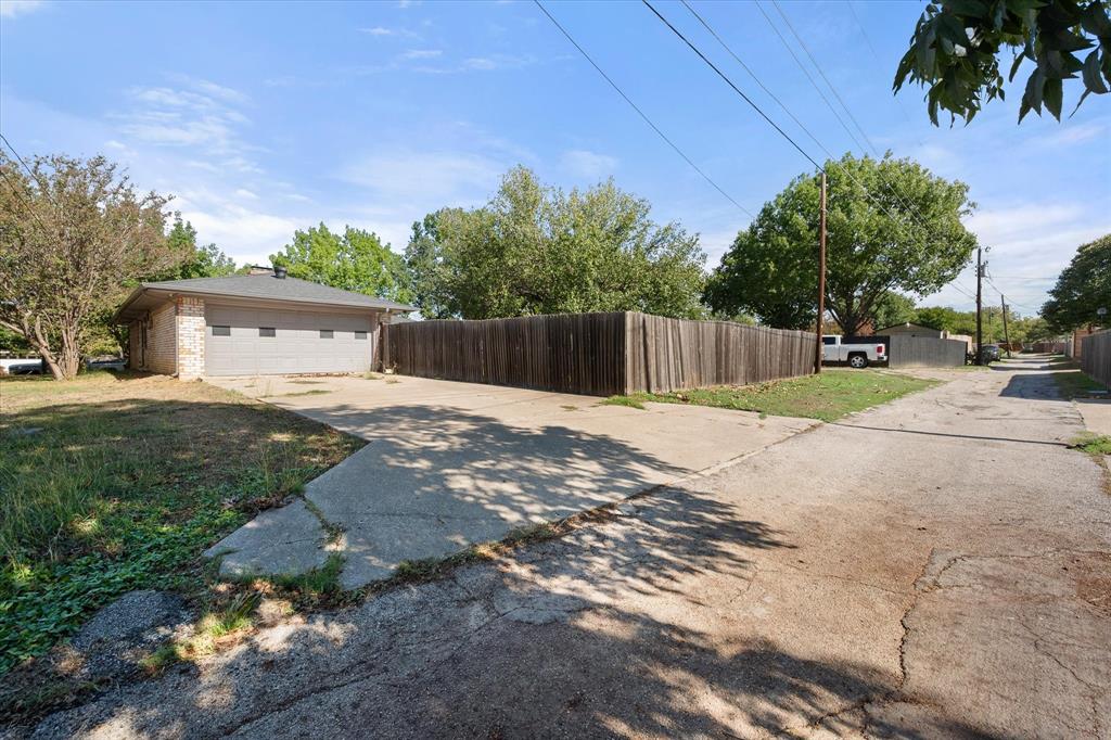 3003 Linda Drive, Ennis, TX 75119