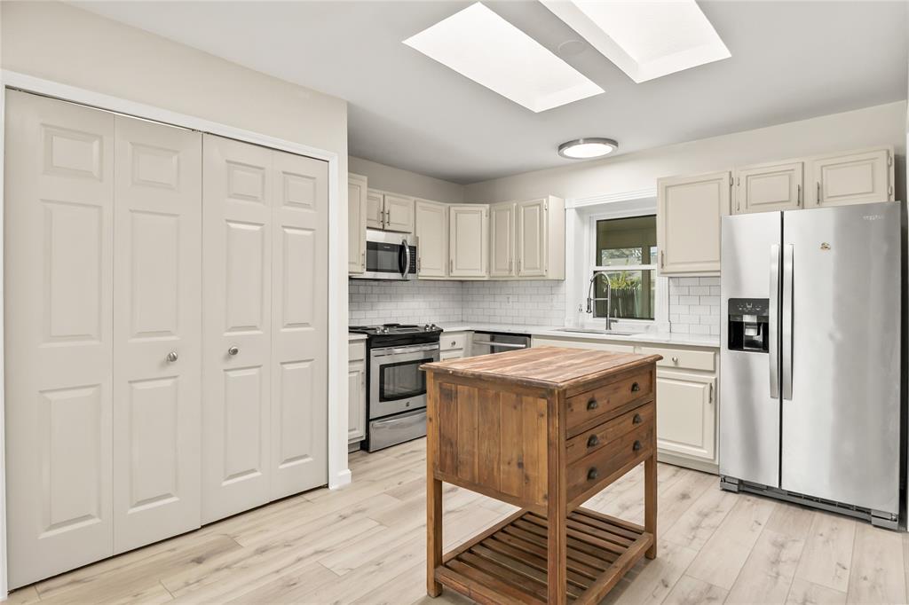310 Glendale Drive, Grand Prairie, TX 75052