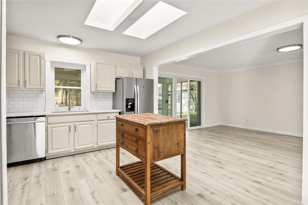310 Glendale Drive, Grand Prairie, TX 75052