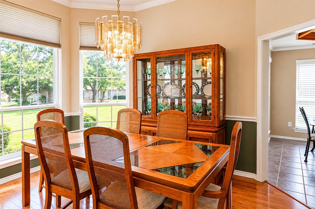 104 Lakeridge Court, Weatherford, TX 76087