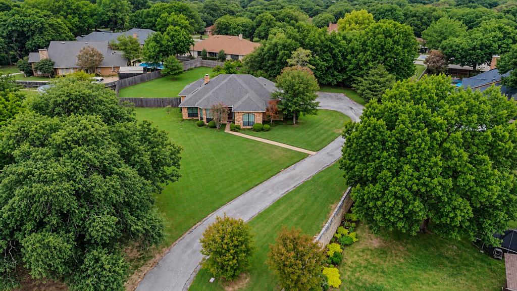 104 Lakeridge Court, Weatherford, TX 76087