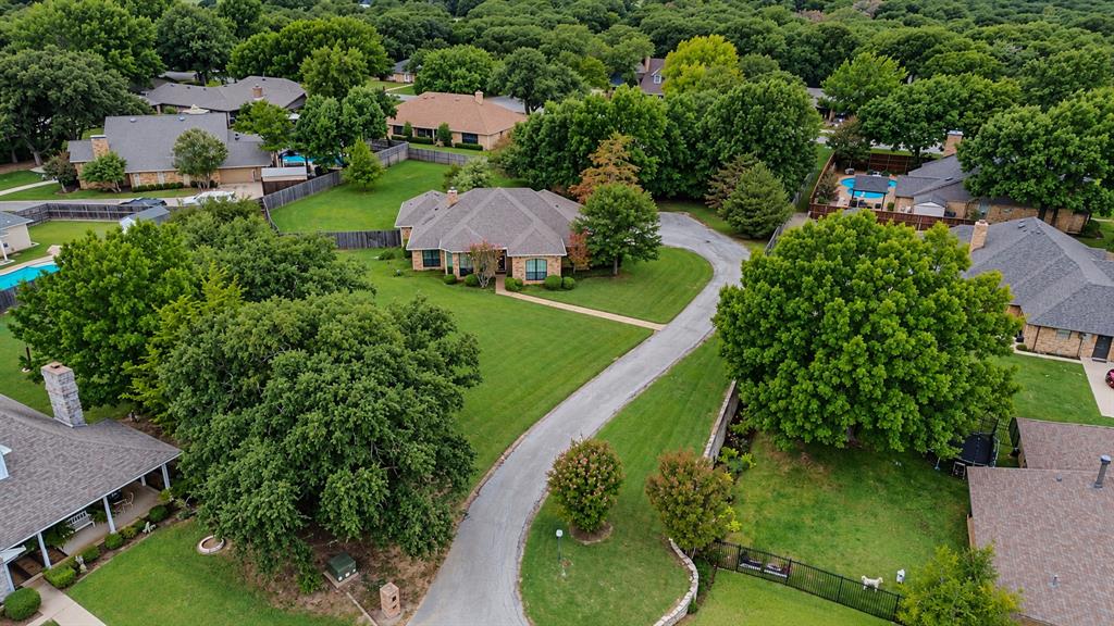 104 Lakeridge Court, Weatherford, TX 76087