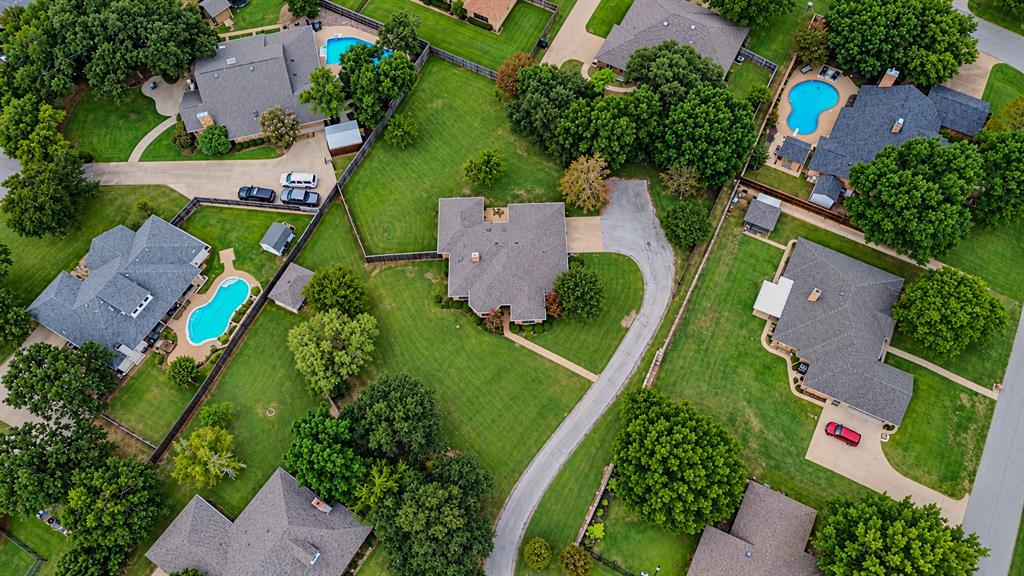 104 Lakeridge Court, Weatherford, TX 76087