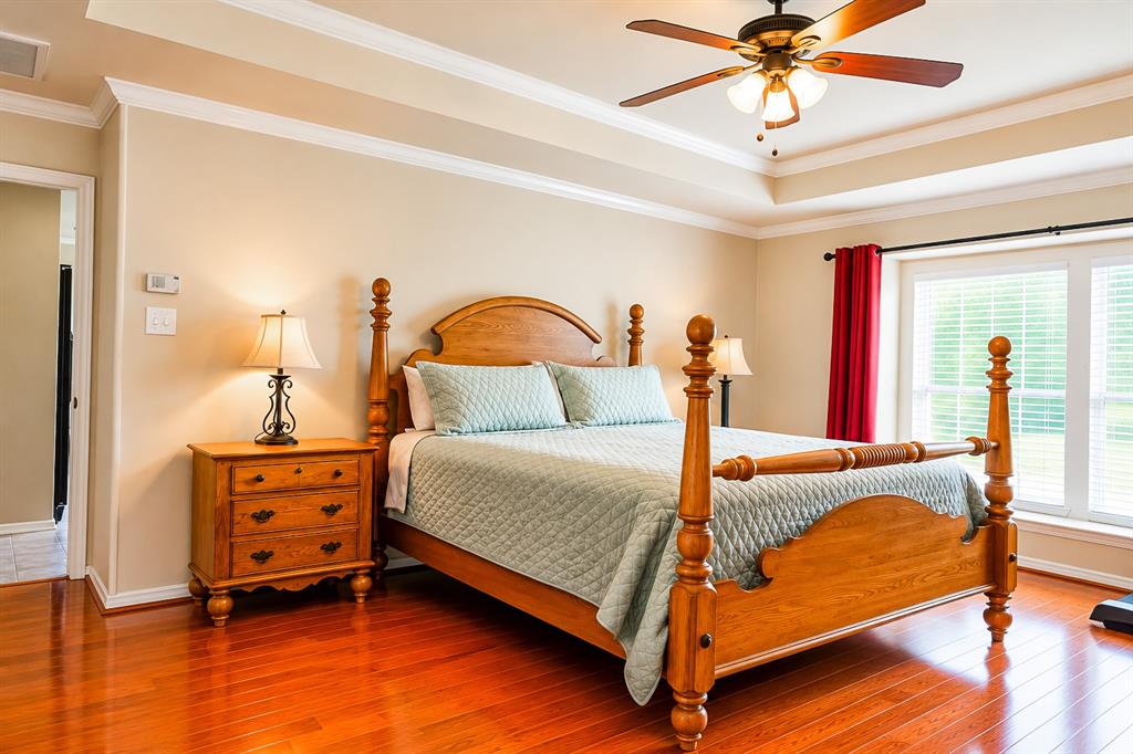 104 Lakeridge Court, Weatherford, TX 76087