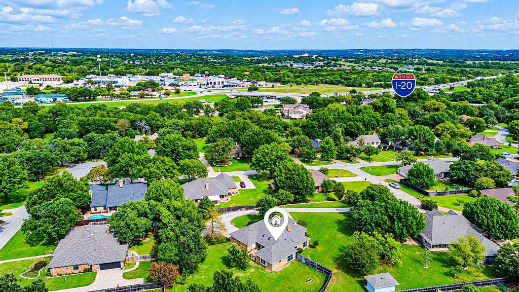 104 Lakeridge Court, Weatherford, TX 76087