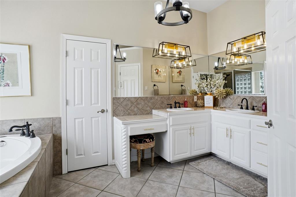 3105 Rim Rock Court, Granbury, TX 76049