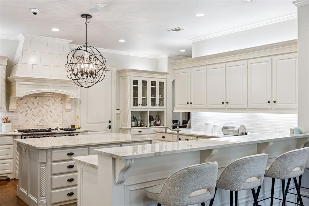 6442 Northwood Road, Dallas, TX 75225
